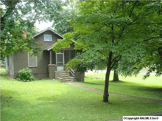 2nd image of 39 Little St