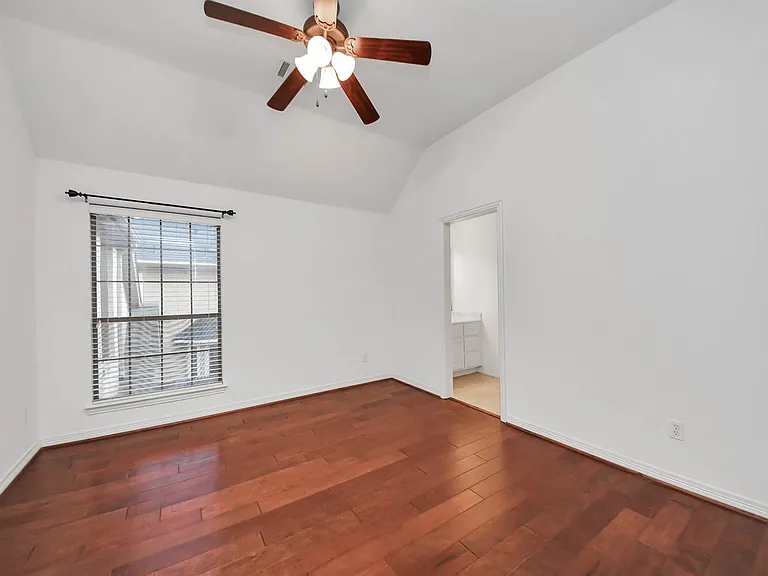 1807 Ravenel Ln — Photo 33