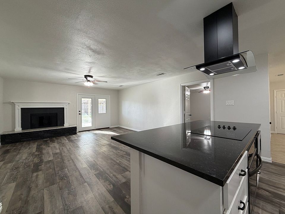 1st image of 420 Opal St