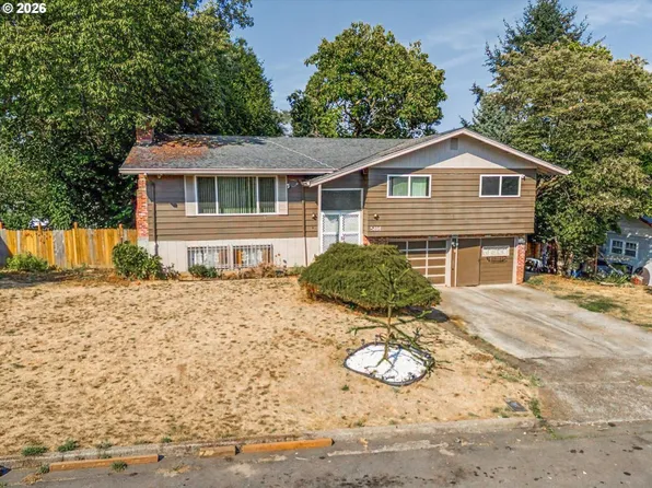 5404 NE Chateau Dr, Vancouver, WA 98661