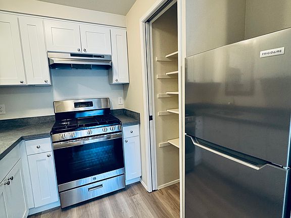 3rd image of 145 NW Alder Pl APT 7