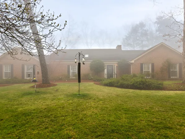 23 Bartram Rd, Lookout Mountain, TN 37350