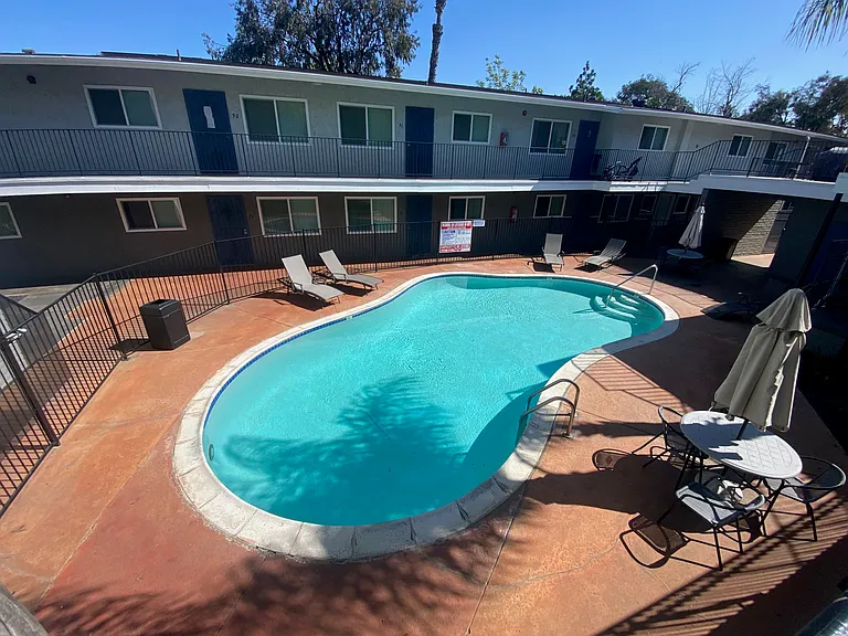 Vista Capri Apartments — Photo 5