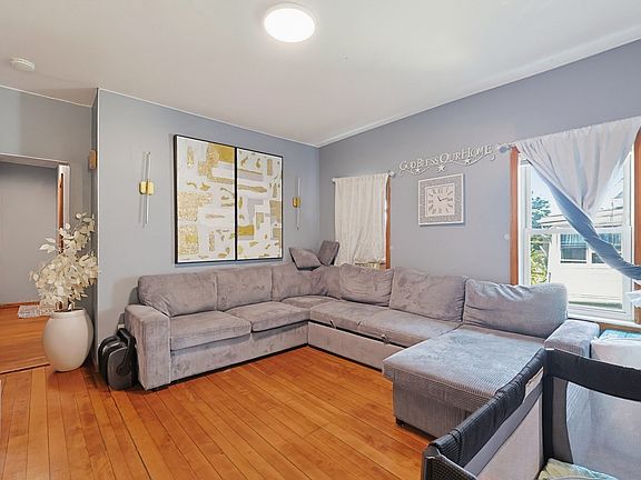 4th image of 55 Tribou St