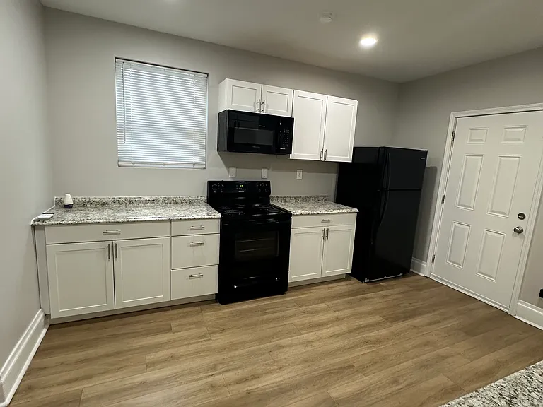 702 Berkeley Rd #702 — Photo 10