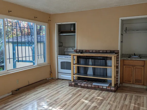 9319 D St, Oakland, CA 94603