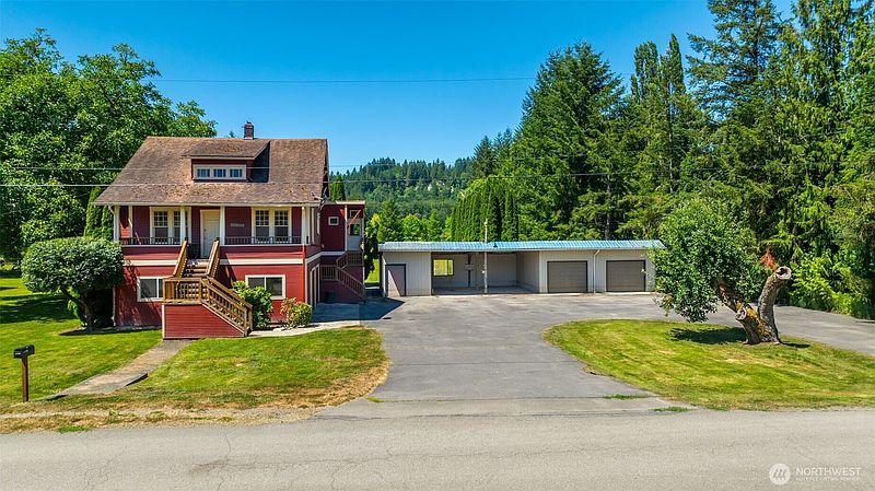2nd image of 5609 318th Avenue NE