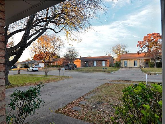 5th image of 210 Bluffview Dr