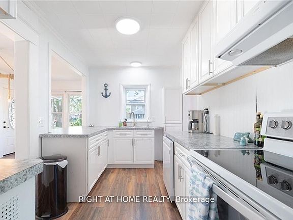 4th image of 129 Forest Ave