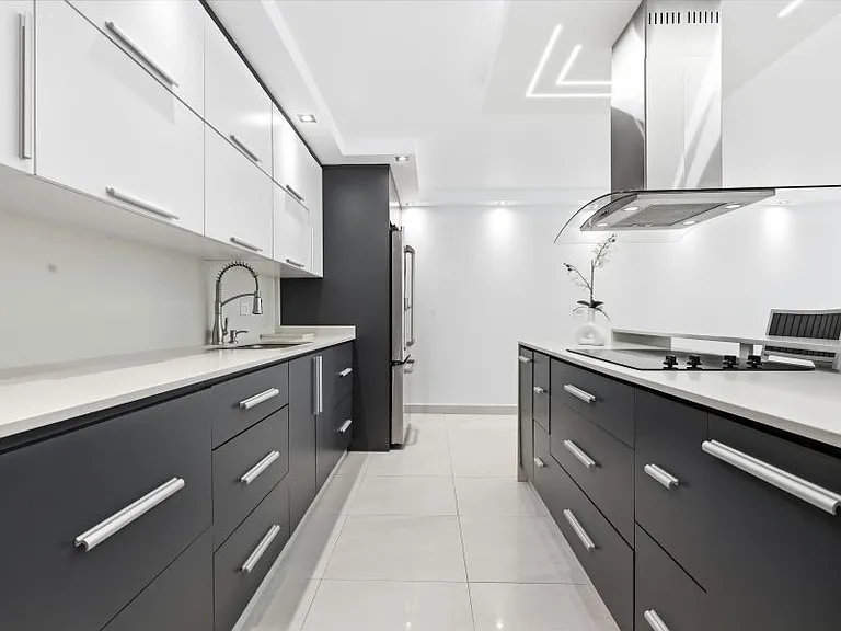 Cond Los Pinos Este 6410 Ave Isla Verde Apt 3A — Photo 8