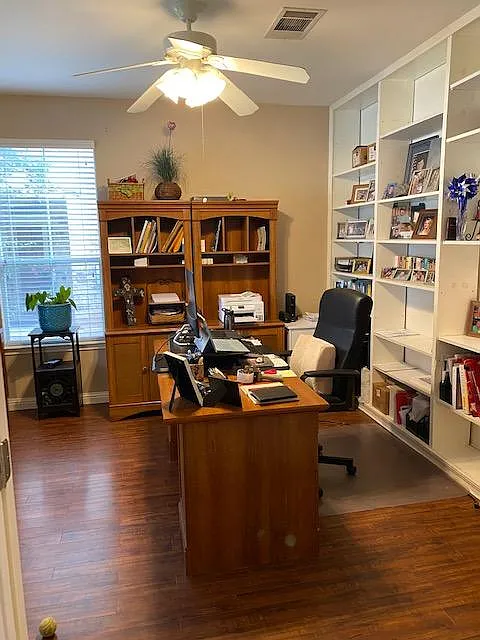 4 bed, 2.5 bath, 2708 sqft, $2,595 — Photo 3
