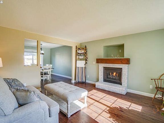 5th image of 14206 NE 100th St