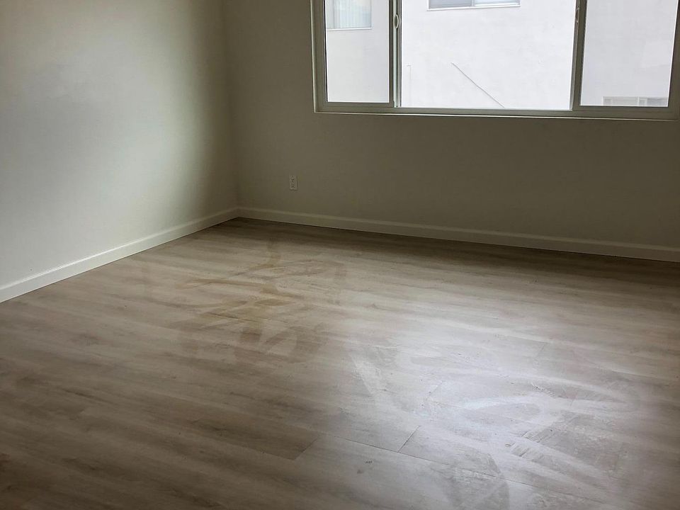 1st image of 521 Evergreen St #4