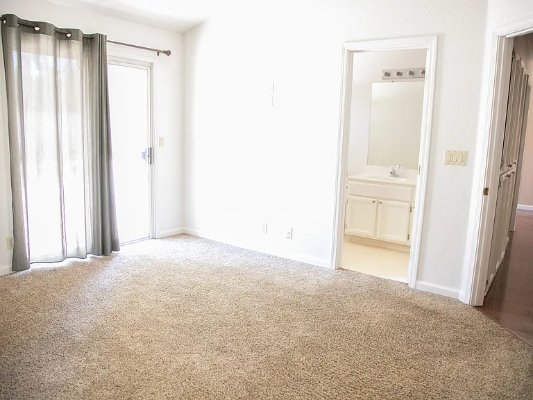1596 Steinbeck Dr — Photo 19