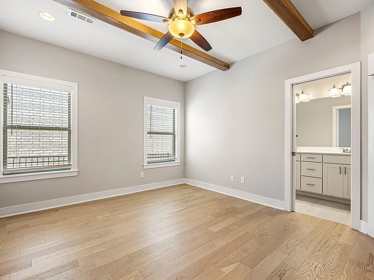 2369 E Amherst Aly — Photo 11