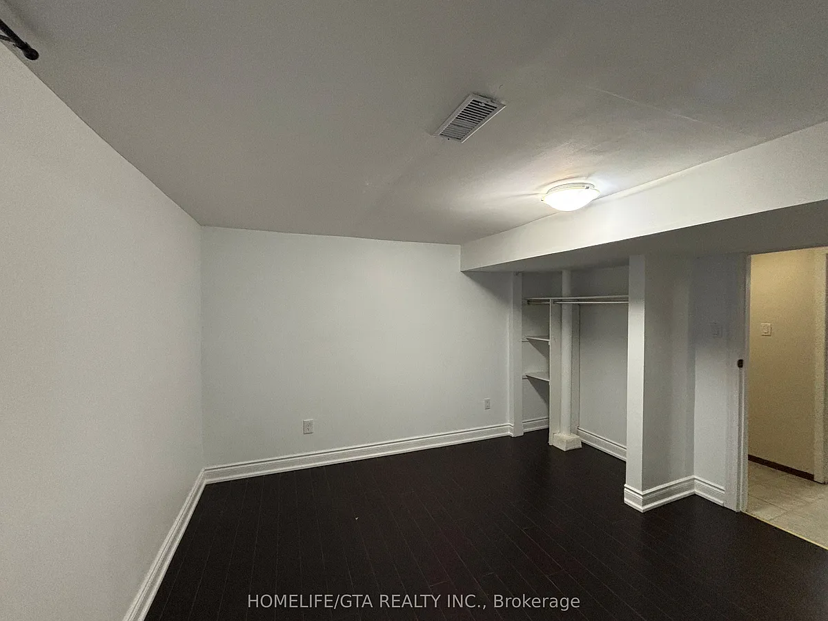 Building Photo - 34 Anola Pl #BASEMENT