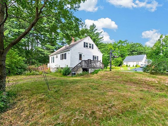 2nd image of 542 Wanoosnoc Rd