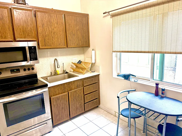415 Gravilla St #15 — Photo 12