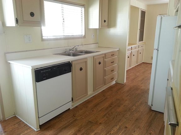 2nd image of 1600 S San Jacinto Ave Space 36