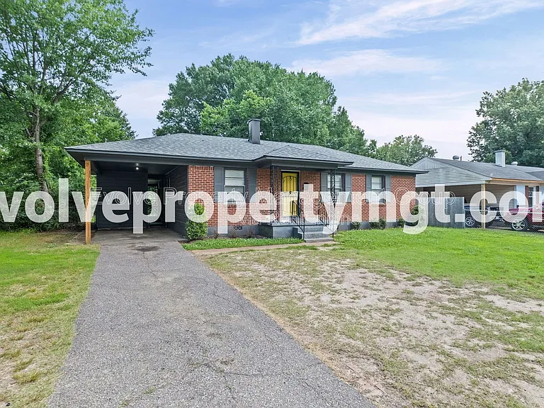 1716 Cornelia Ln — Photo 3