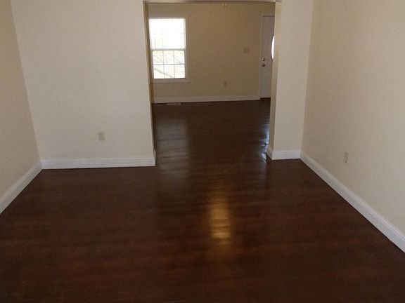 3rd image of 409 E Cape Rock Dr