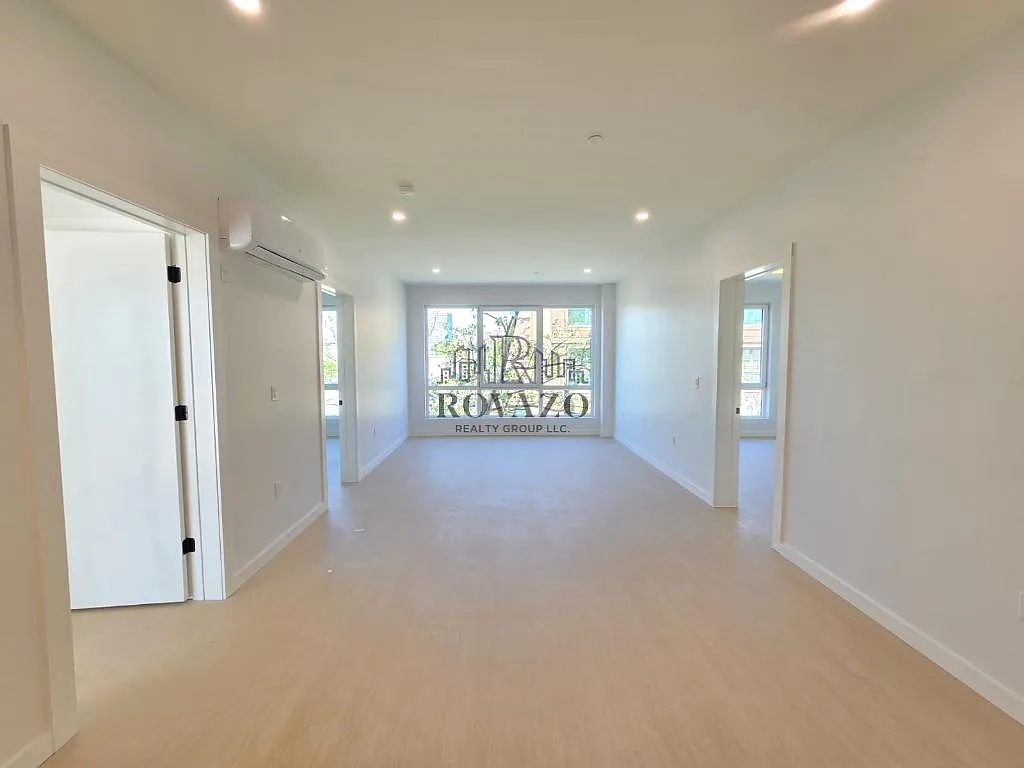 Building Photo - 74 Webster St #4D