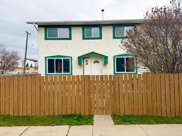 110 Tamarack Ave #29, Hinton, AB T7V 1C5