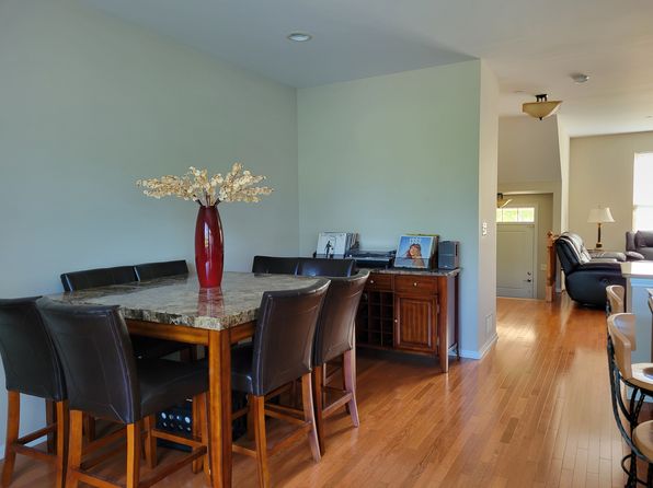 2475 Waterbury Ln