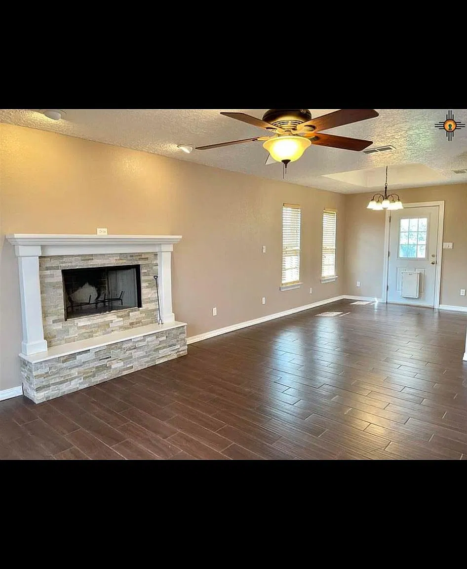 3 bed, 1600 sqft, $1,700 — Photo 4
