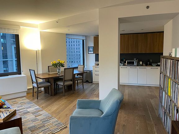 4th image of 445 W 35th St #6N