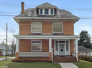 220 E Grandview Ave, Zelienople, PA 16063