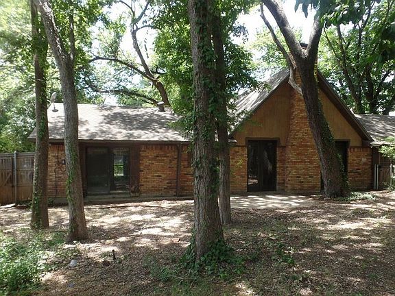 3rd image of 9226 Club Glen Dr