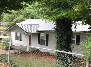 115 Wabaco Cir, Hazard, KY 41701