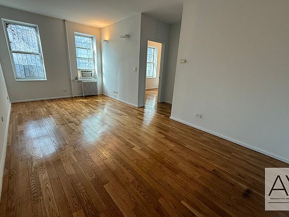 2nd image of 134 17th St #1