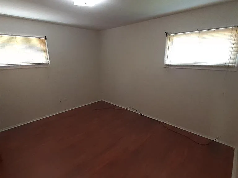 4938 Roosevelt Blvd — Photo 3
