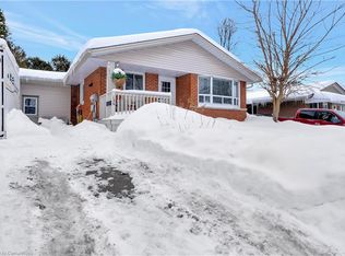 136 Dunsmere Dr, Kitchener, ON N2E1V7