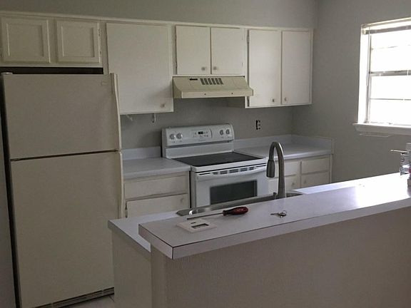 2nd image of 1011 Ennis Joslin Rd APT 236