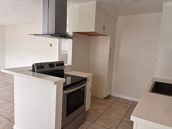 4th image of 1600 N Stanton Pl #10
