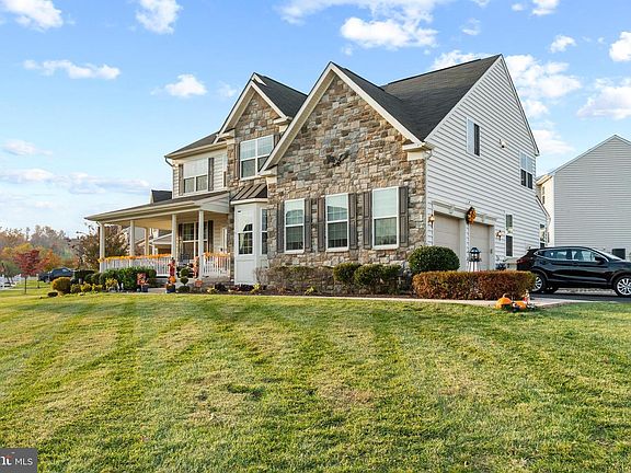 3rd image of 35555 Saint James Dr