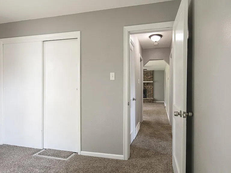 6960 Townsend Ave — Photo 15