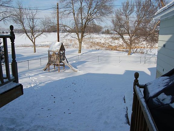 Large Fenced Yard