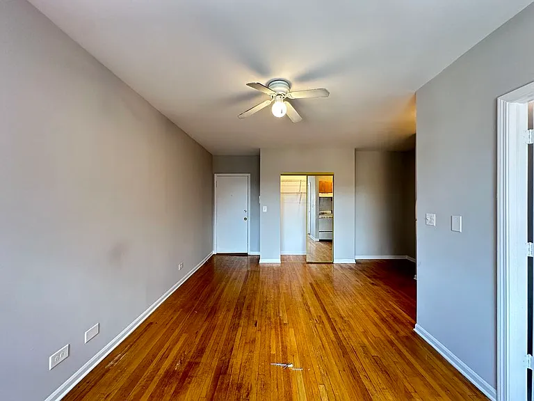914 W Dakin St #513 — Photo 9