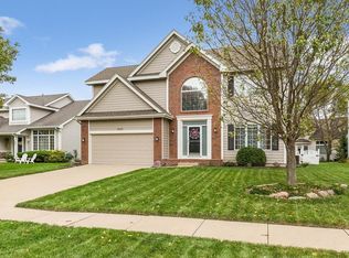 1645 NW 123rd St, Clive, IA 50325