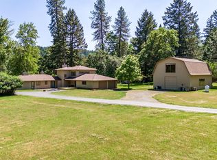 477 Hussey Ln, Grants Pass, OR 97527