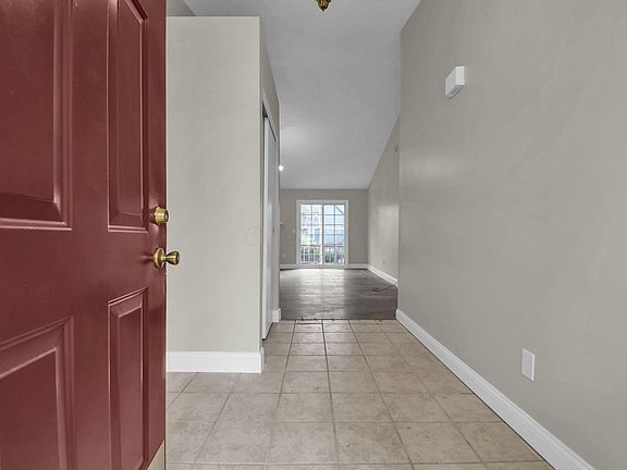 3rd image of 825 Lindenhaven Rd