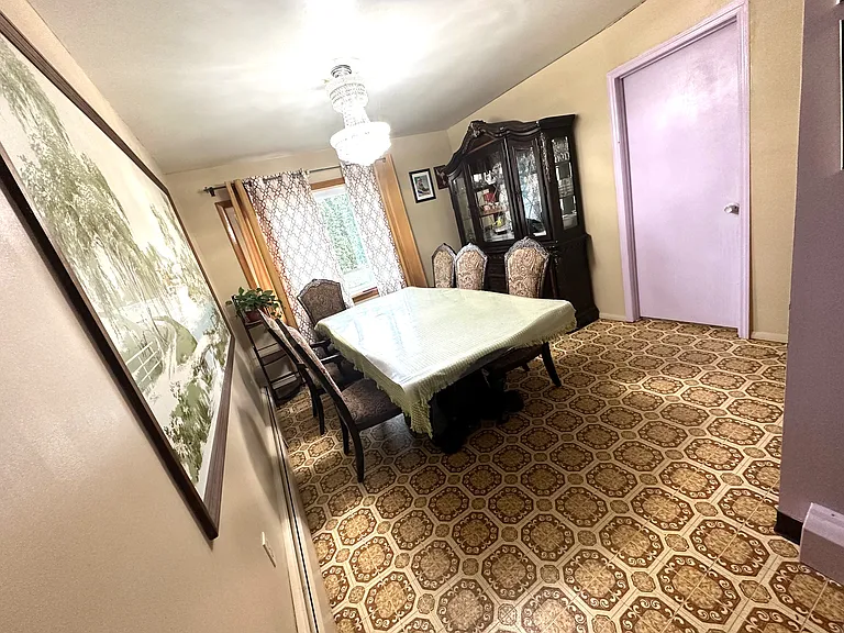 10 Alfred Dr E — Photo 24