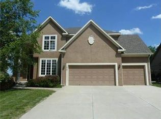 16161 S Heatherwood St, Olathe, KS 66062