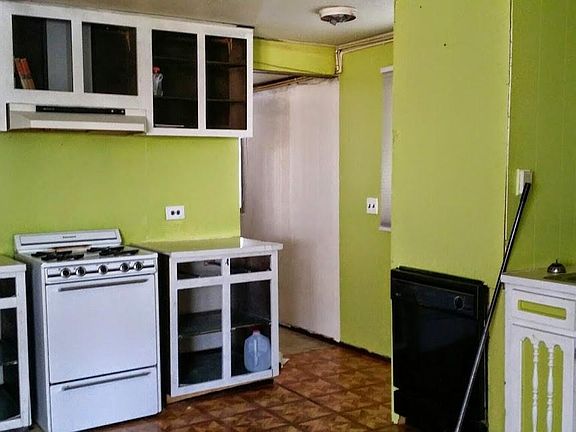 5th image of 10899 Park Dr