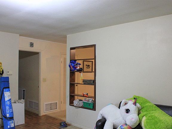 5th image of 3611 Forest Glen Dr