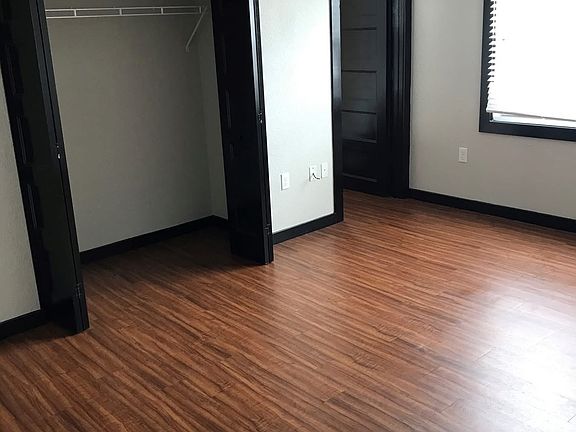 4th image of 105 S 8th Ave #202
